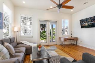 Amazing 3BR Cottage off St Charles with Pool - New Orleans - 0