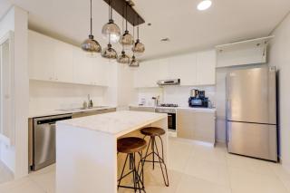 Serene 2-Bed Haven in Jumeirah Golf Estates - Dubai - 3
