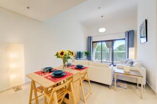 Serene 2-Bed Haven in Jumeirah Golf Estates - Dubai - 5