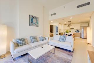 Serene 2-Bed Haven in Jumeirah Golf Estates - Dubai - 8