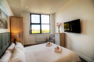 Luxury 5* Marina Apartment - 9