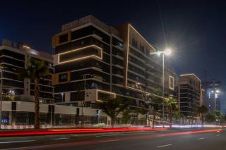 Cozy Studio Retreat with Balcony in Meydan City - Dubai - 2