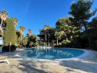T3 Vue mer les pieds dans l'eau, piscine, clim - Hyères - 3