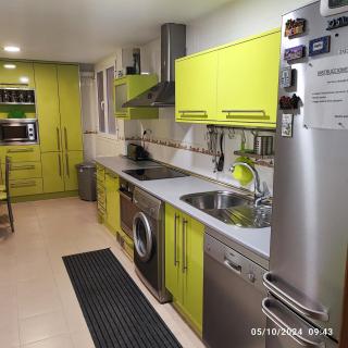 Habitación individual con baño exclusivo en casa particular - Madrid - 3