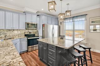 Serenity Sands Beach Retreat - Oak Island - 2