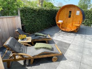 Ferienhaus mit Außen-Sauna und Außen-Whirlpool - Makkum - 7