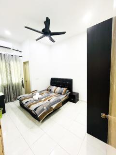Kulim Hitech Homestay with All Room Aircond, Wifi, Netflix - Kulim - 4