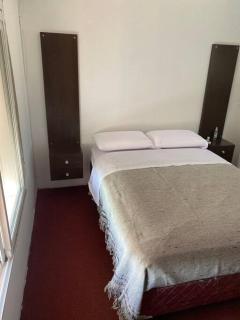 Casa con pileta y espacio techado para auto - Mar del Plata - 6