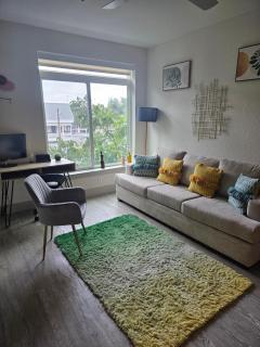 Beautiful Condo on Riverwalk w King Ste free parking pet friendly Centrally Located - San Antonio - 1