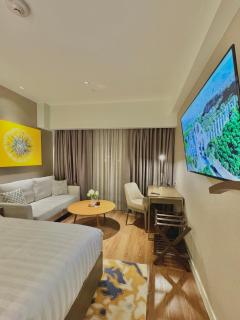 Hotel Residences at ACQUA Novotel Tower near Rockwell Makati - Manila - 6