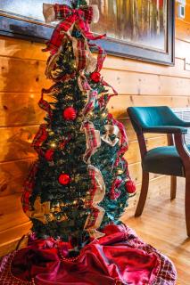 Kate's Cabin - 3 min to Dollywood! Cabin with Hot tub, Game Room, and Resort Pool! - Sevierville - 5