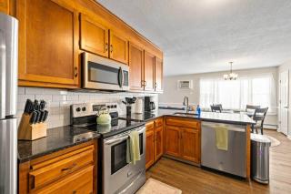 Charming Single Family Attached - Manchester - 9
