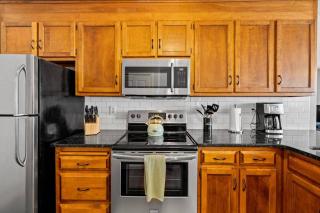 Charming Single Family Attached - Manchester - 5