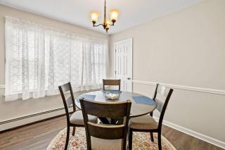 Charming Single Family Attached - Manchester - 2