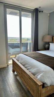 KMG Apartments at The Apex - Johannesburg - 6