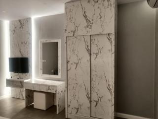 غرفة فاخرة مع دورة مياه ومطبخ بحي الضاحية - 7