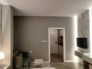 غرفة فاخرة مع دورة مياه ومطبخ بحي الضاحية - 4