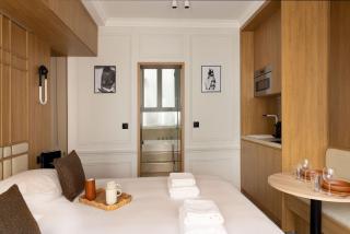 Love room avec Jacuzzi & Cinema-Gare Mont Parnasse - París - 4