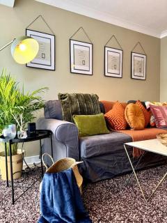 Boho Modern Entire House in Southampton - Sleeps 13 - 5 Bedrooms - 7 Beds - Overlooking the original city walls -walking Distance to the city centre & Cruise Terminals - Private garage - Southampton - 4