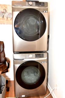 Handsome Home Renovated - close to Metro - 1