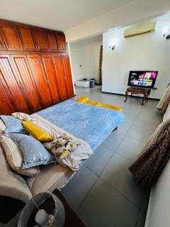 Family Friendly Spacious 3BR Near Beach With Pool & Gym - Dar es Salaam - 5