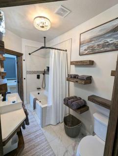 Willis Country Cabins- Couples Suite -#4 - Point - 1