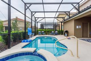 7 Beds, Resort Water Park and Sport Courts, Pool and Jacuzzi, BBQ, Game Rooms - 5