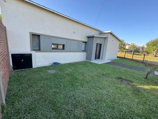 Alquilo HERMOSA CASA 3 Hab - 0