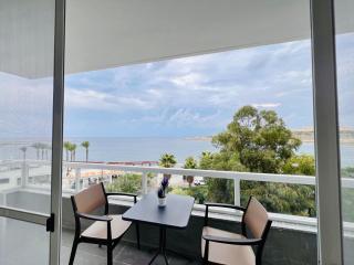 Beachfront Twin Room - St Paul's Bay - 4