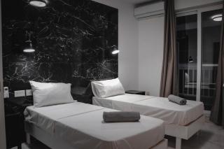 Beachfront Twin Room - St Paul's Bay - 9