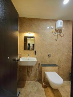 The Sharva 3 by Shiva stays with Open Air Bathtub, Close to Varca beach - Varca - 5