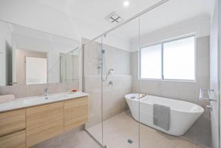 The Waybre - walk to the beach, ducted aircon - Dunbogan - 6