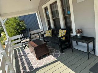 Spacious Relaxing Baltimore Home with Hot Tub - Baltimore - 7
