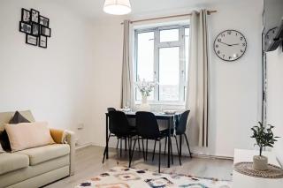 Spacious 3 Bedroom Flat - Londra - 0