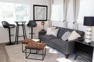 Cottage on Historic Grounds Citrine - 3