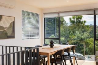 Sensational Seaview Home - 5