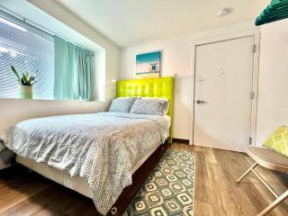 Micro Studio Apartment 10 Minutes Walk to University of Washington - Seattle - 8
