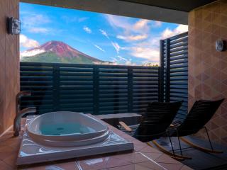 Mt Fuji View and Private Sauna Ryokan Shizuku - Yamanakako - 8