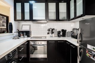 Ultra-Chic 1BR Near Marina & Beach Walk - Dubai - 7