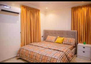 West End Mansion - Ikota - 3