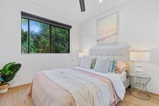 Stylish 2-BR Apartment - 9