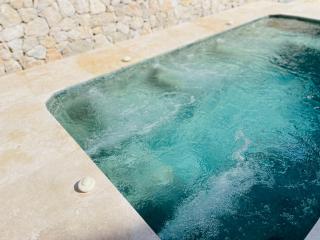 Coconut Cottage - New 4BR Home with Pool - 500m to Beach - 7