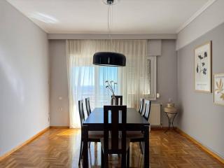 Historic Seaview Getaway Near the City Center - Tessalónica - 8