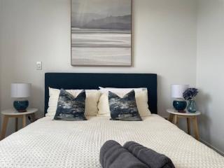 Parkside Retreat - 3 Beds -Sleeps 6 Near Westfield - Christchurch - 2