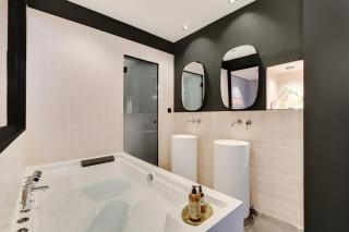 Magnifique Studio 2P avec Jacuzzi et Cinema - Parijs - 1