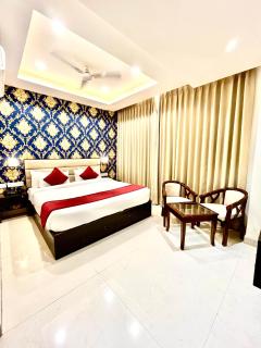 Hotel Lycoris Zirakpur Chandigarh !! Main Highway Hotel ! Lift ! Large Parking ! Premium AC Rooms ! Traveler choice - Zirakpur - 3