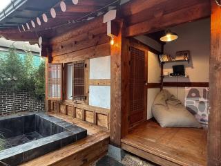 Hanok village private house with jacuzzi Aboy - Jeonju - 9
