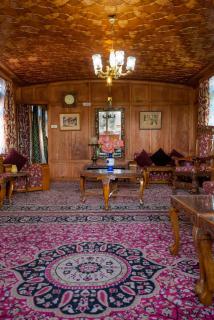 Alaska group of houseboat - 3