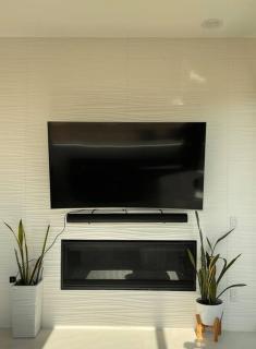 Beach House with Rooftop Jacuzzi - Huntington Beach - 2