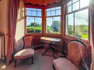 Kirkdale - - 7